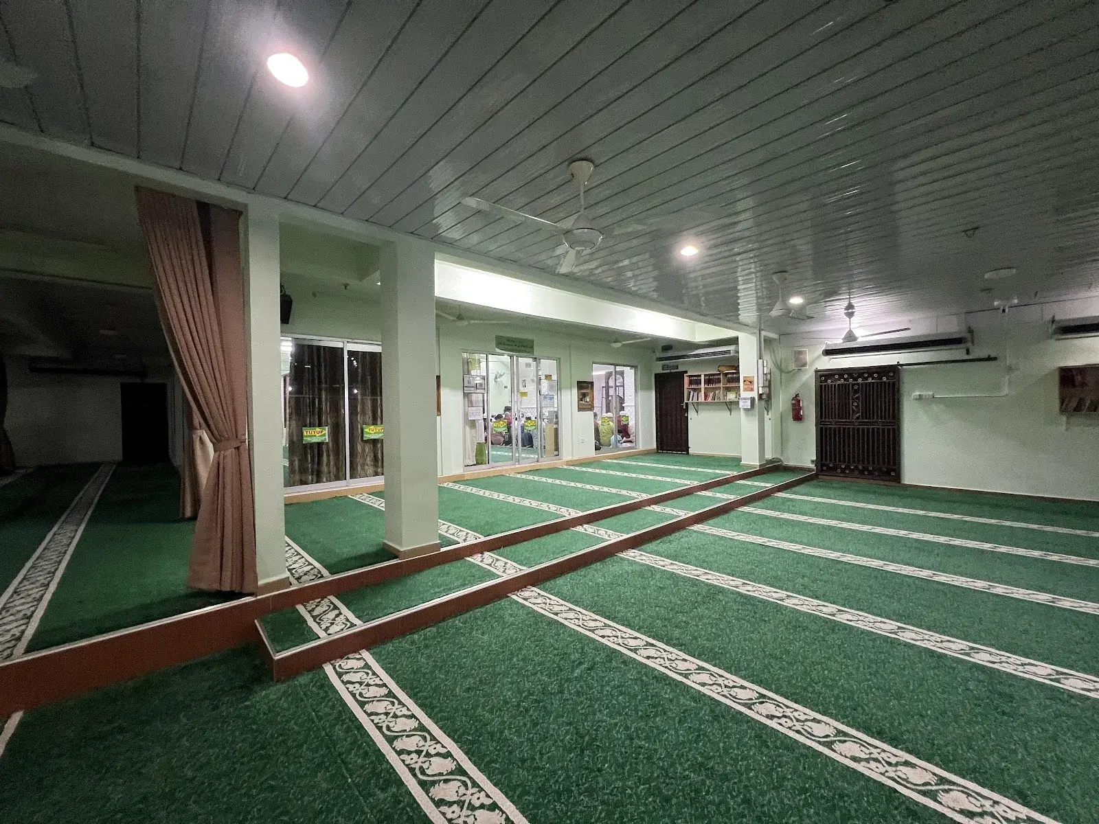 Sumber: Google Places (©2026)