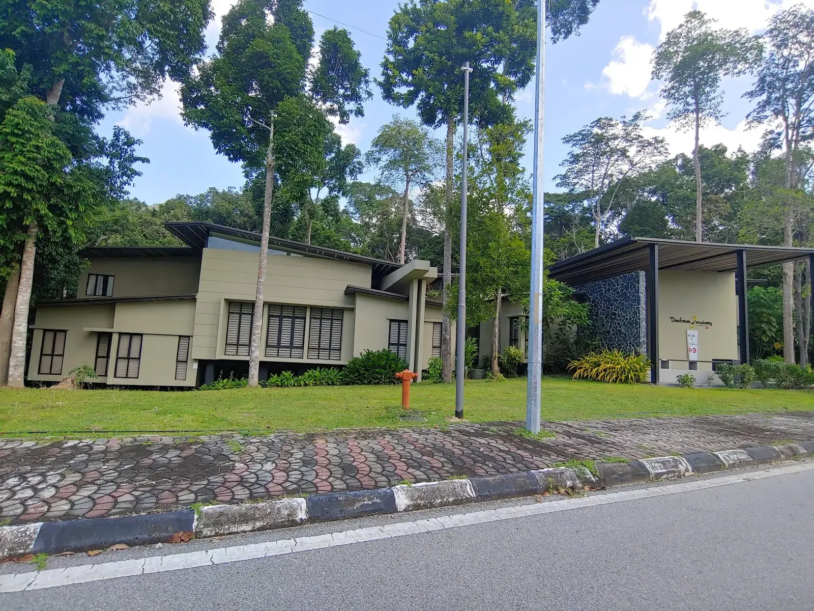 Sumber: Google Places (©2026)