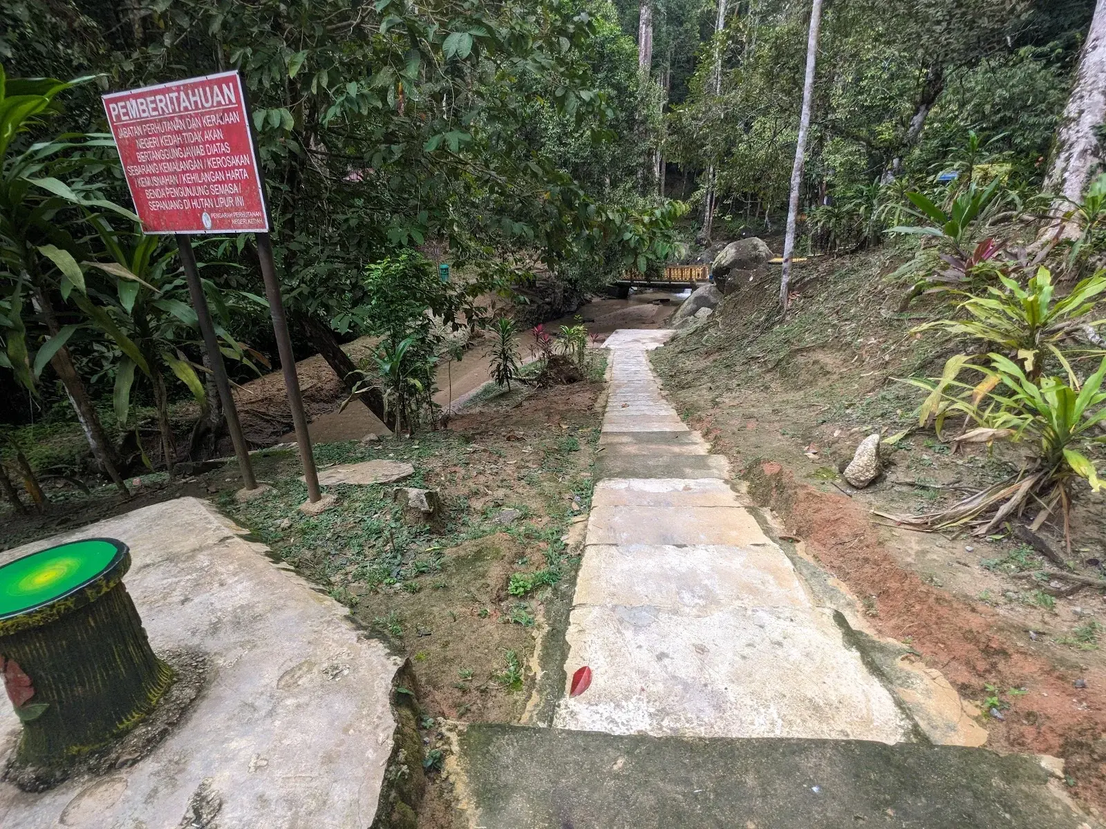Sumber: Google Places (©2026)