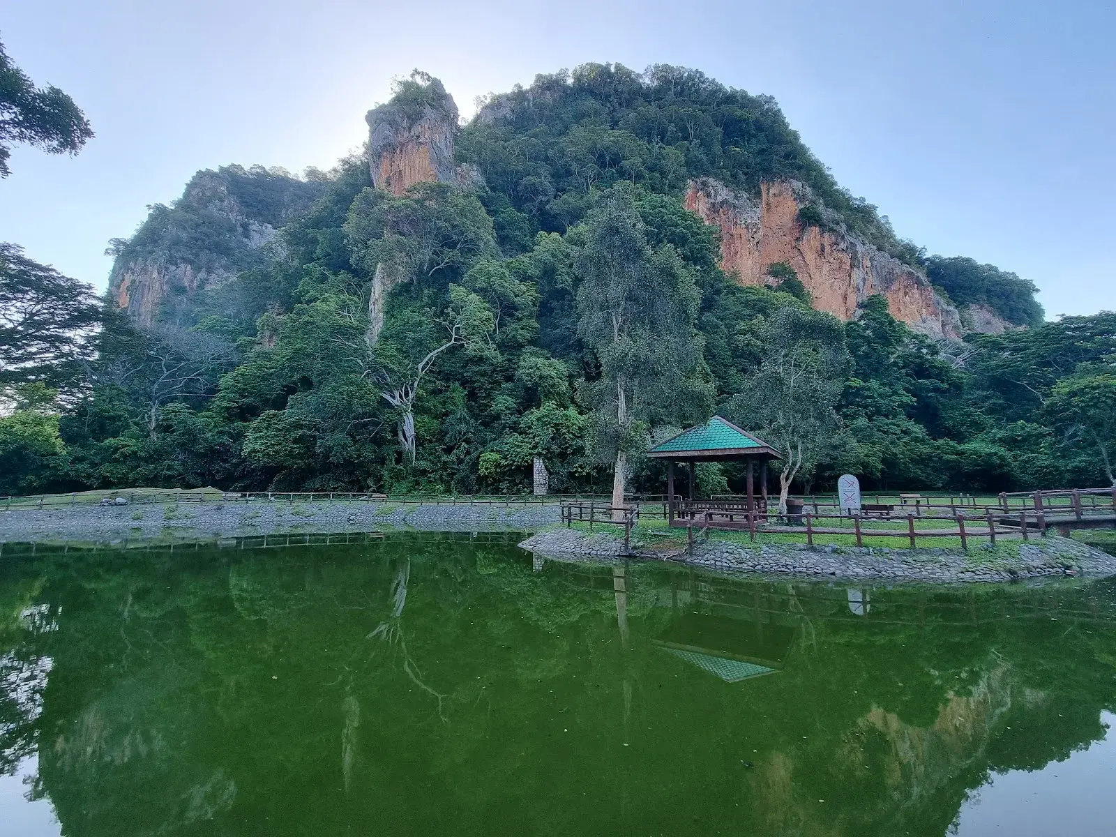 Sumber: Google Places (©2026)