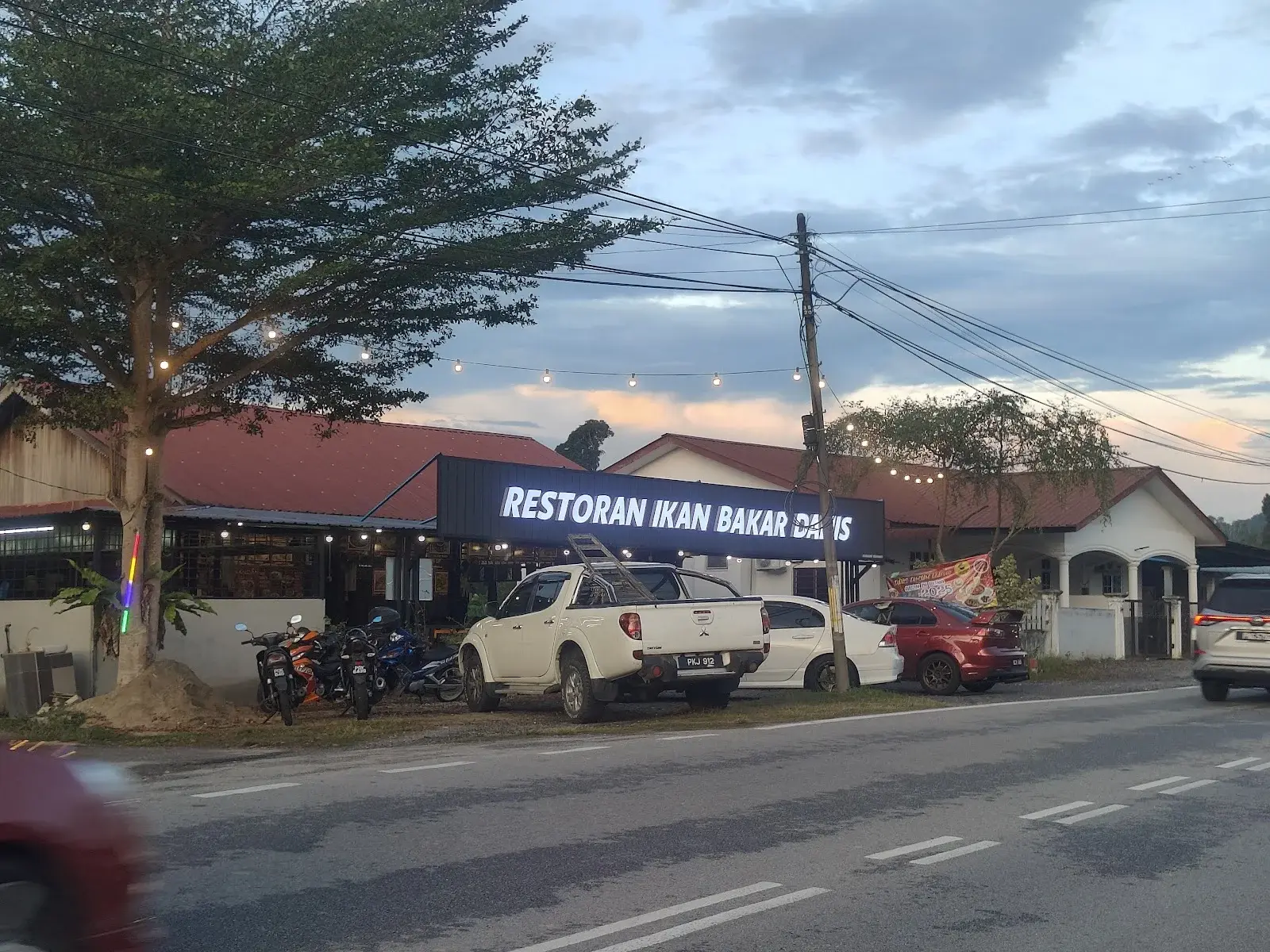 Sumber: Google Places (©2026)