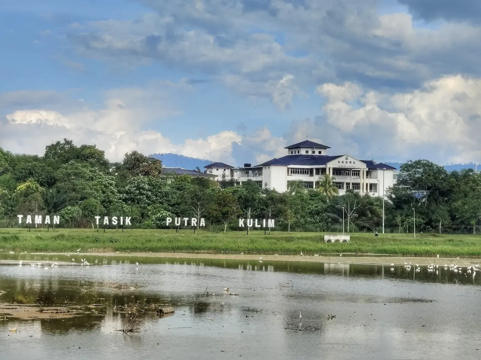 Sumber: Google Places (©2026)