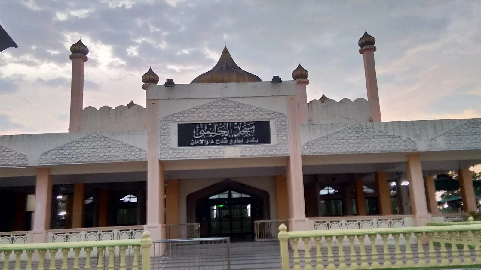 Sumber: Google Places (©2026)