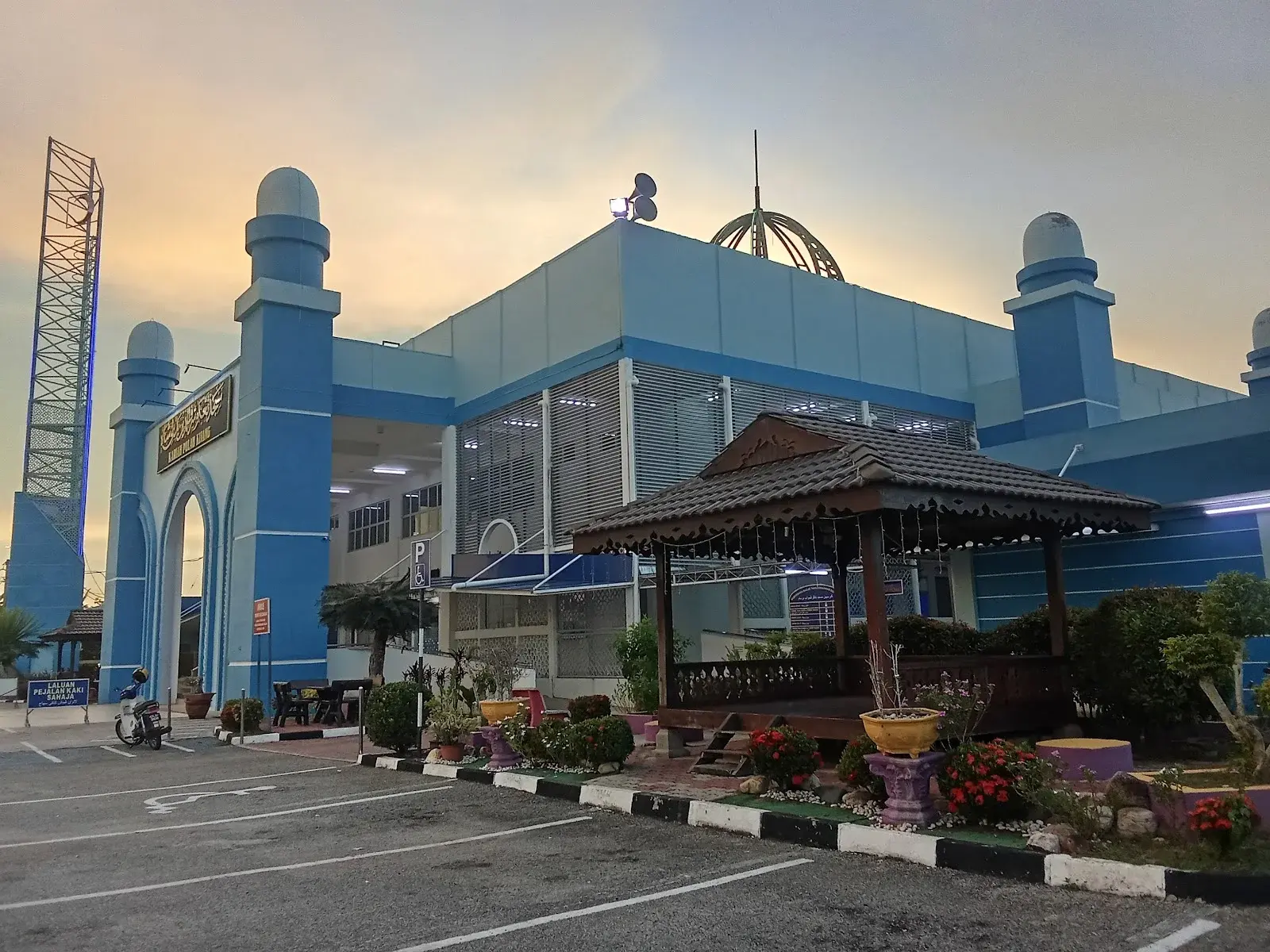 Sumber: Google Places (©2026)
