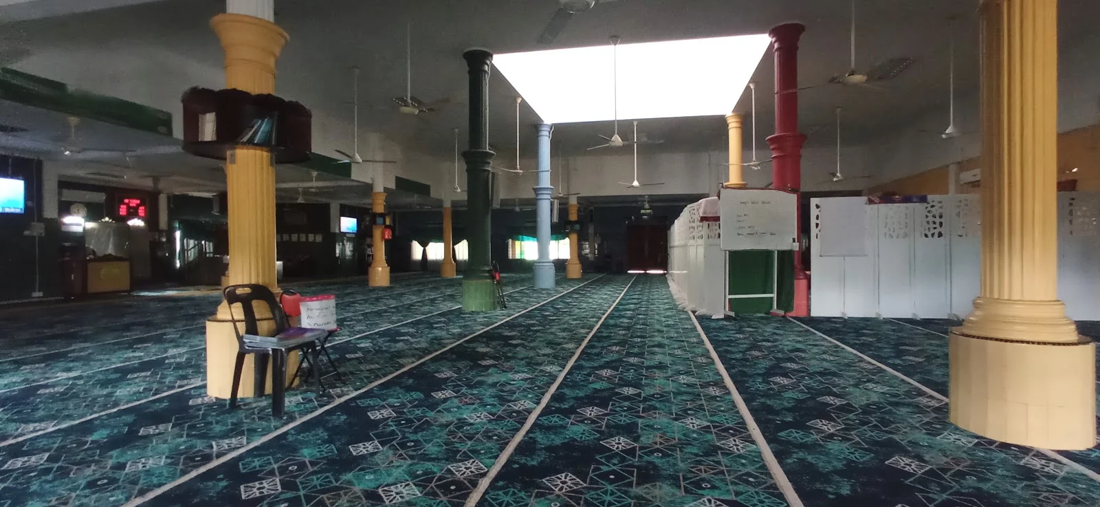 Sumber: Google Places (©2026)