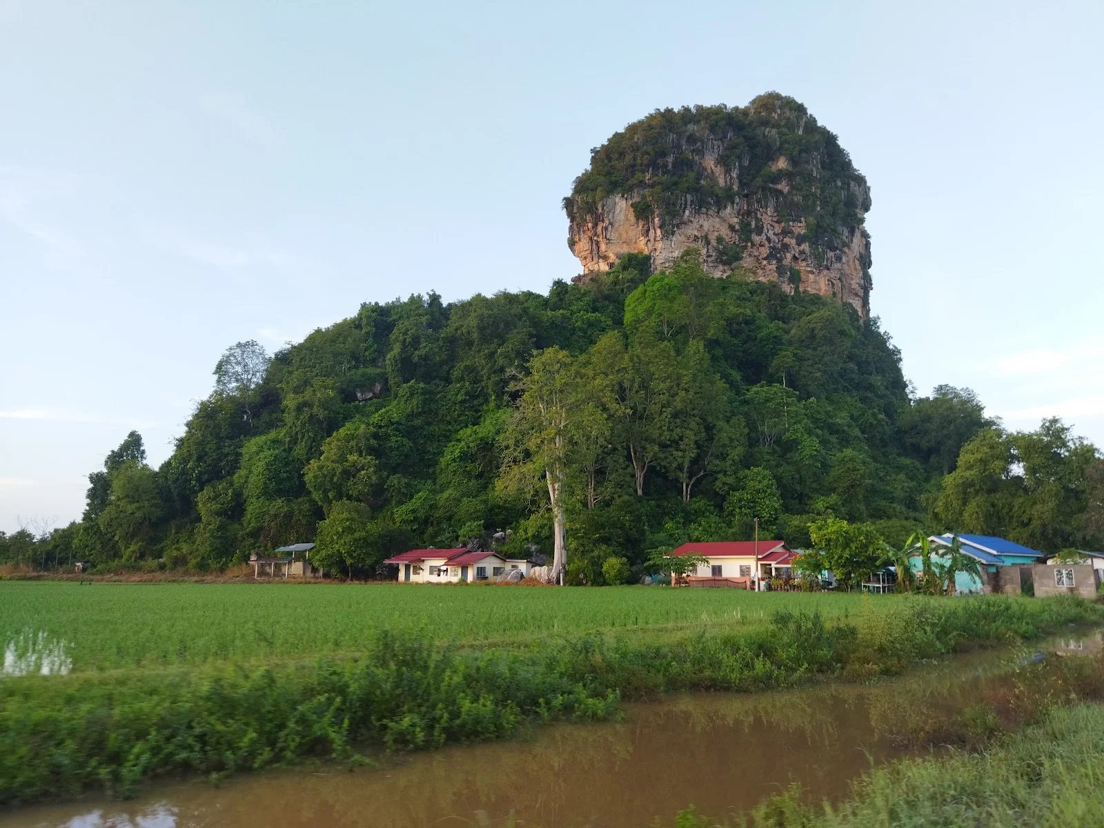 Sumber: Google Places (©2026)