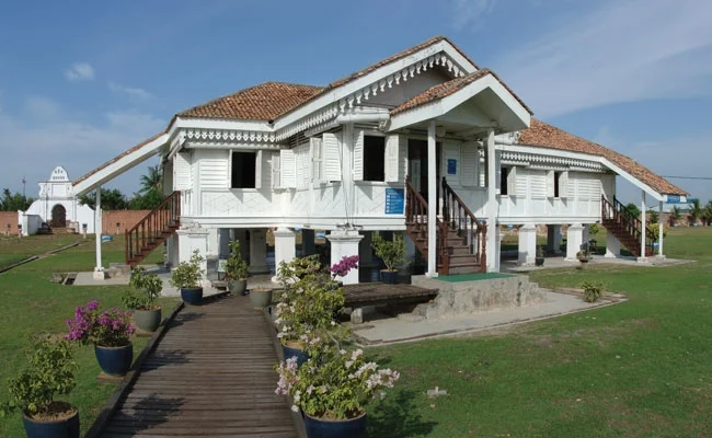 Sumber: Google Places (©2026)