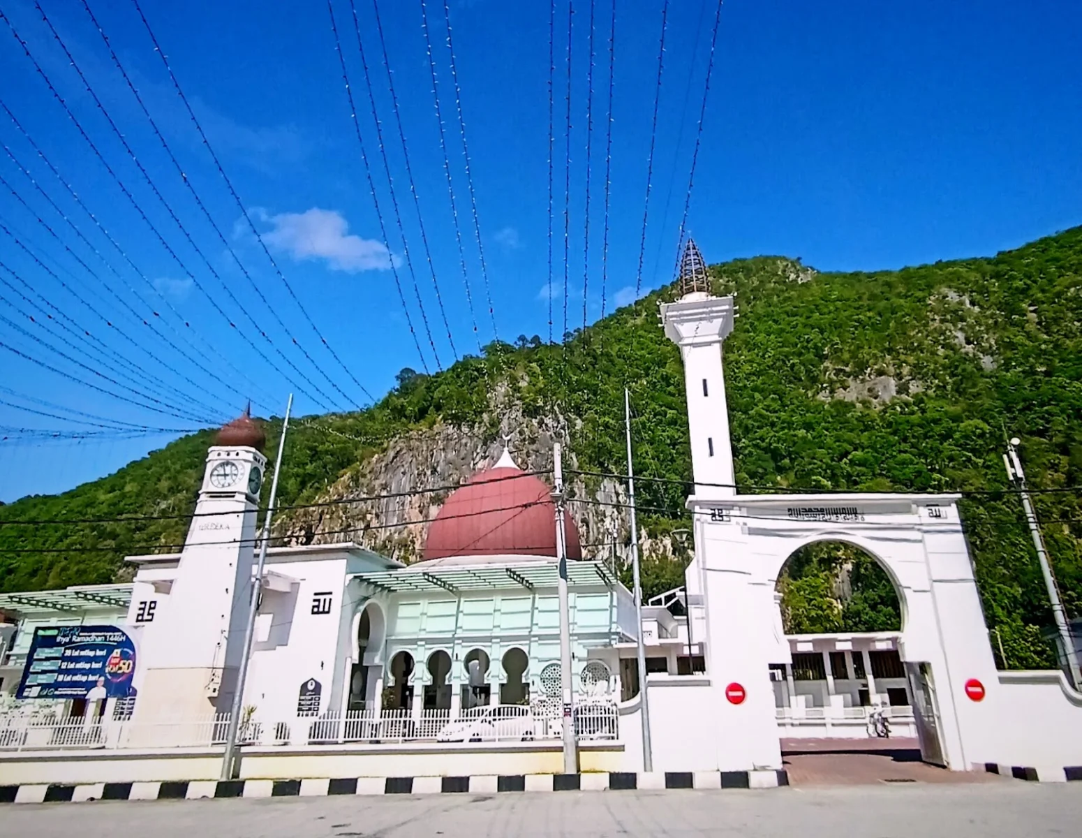 Sumber: Google Places (©2026)