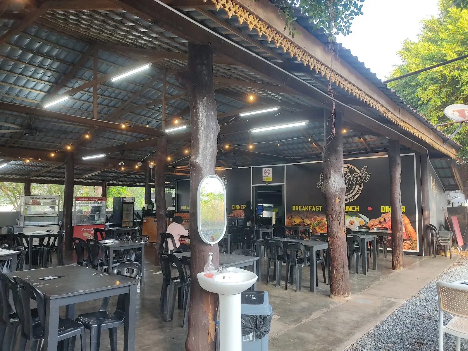 Sumber: Google Places (©2026)