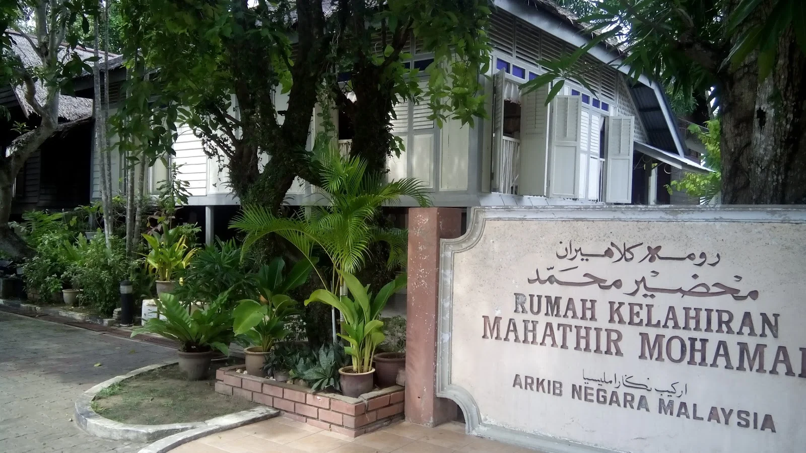 Sumber: Google Places (©2026)