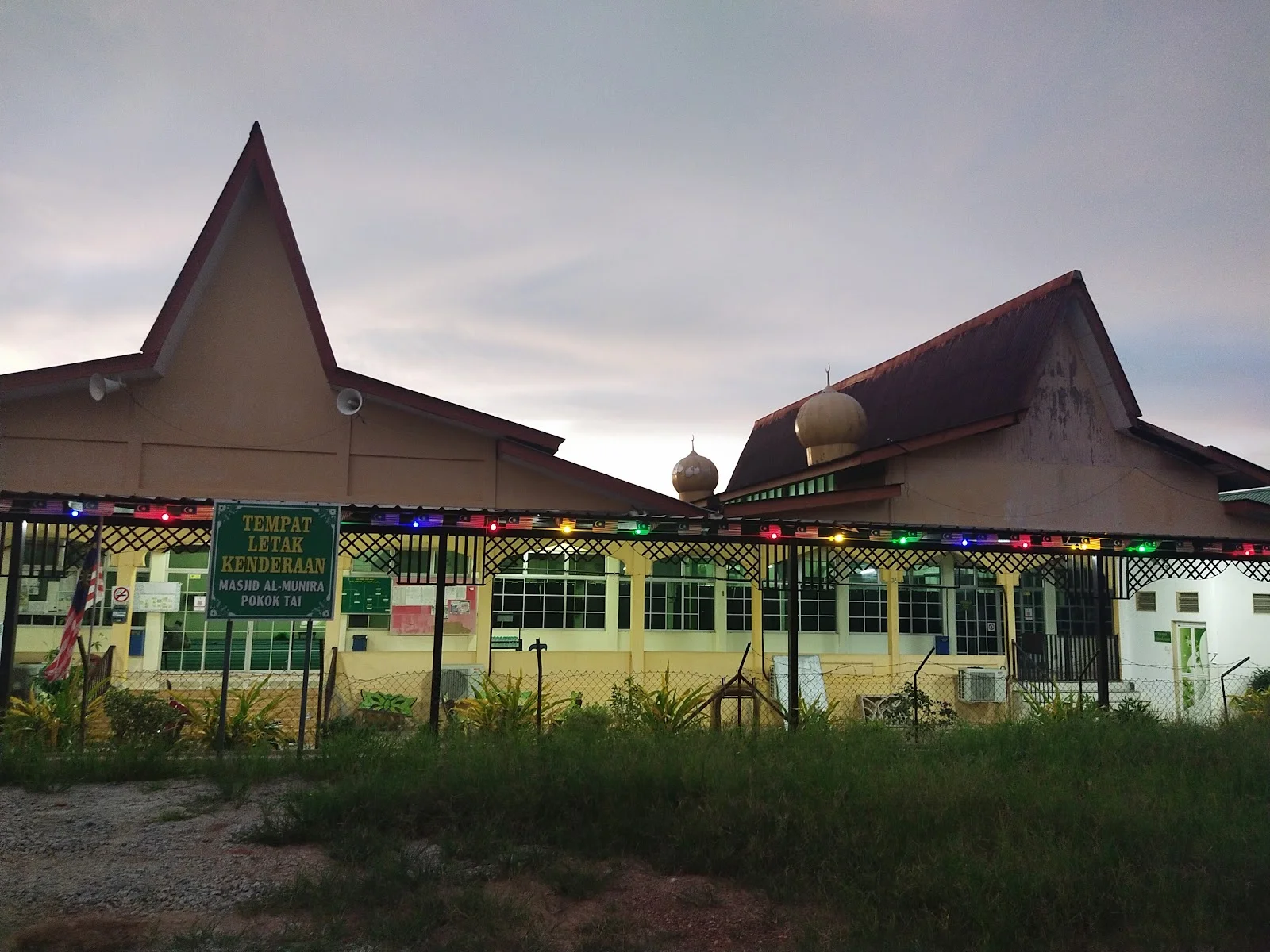 Sumber: Google Places (©2026)