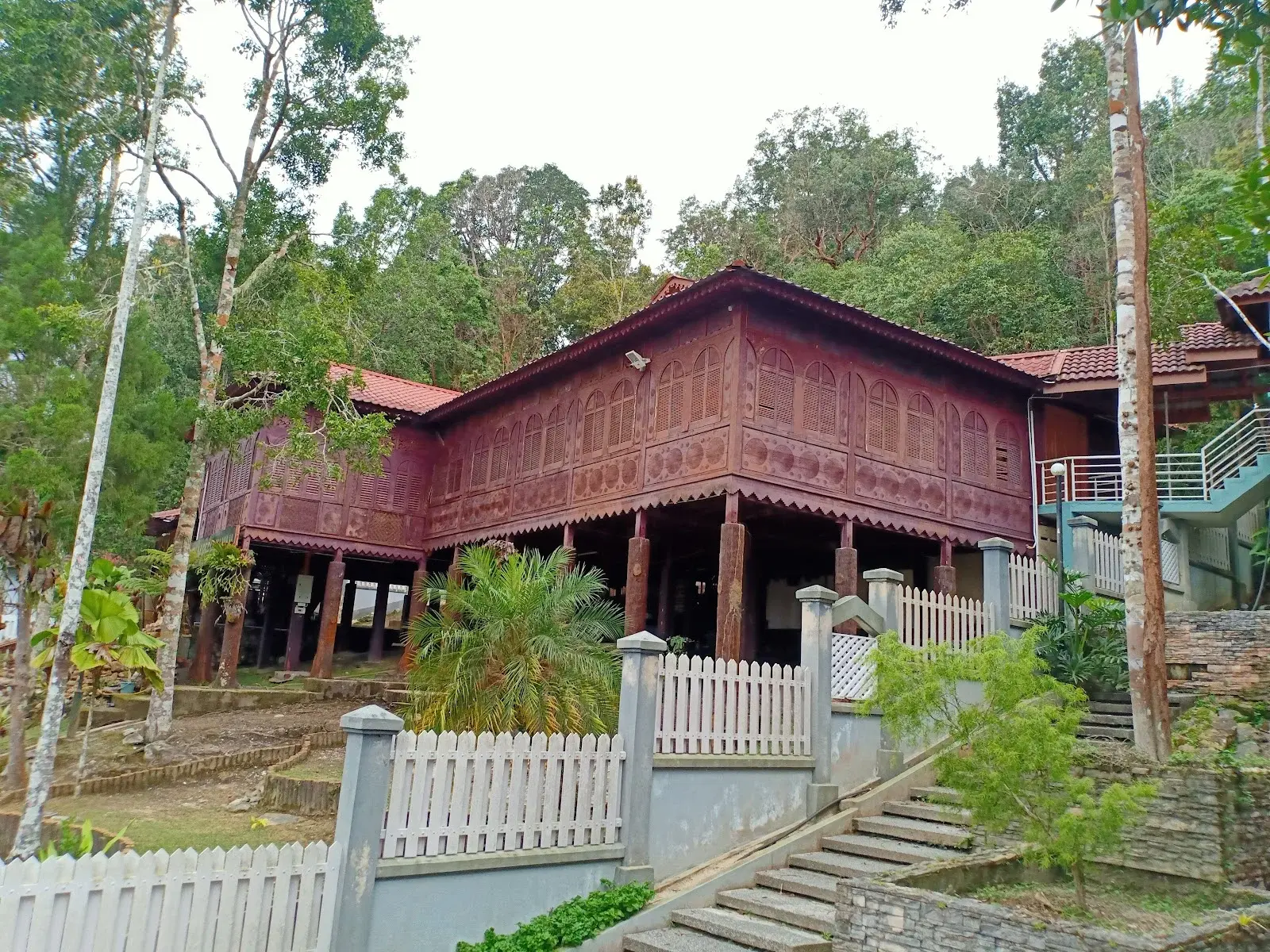 Sumber: Google Places (©2026)