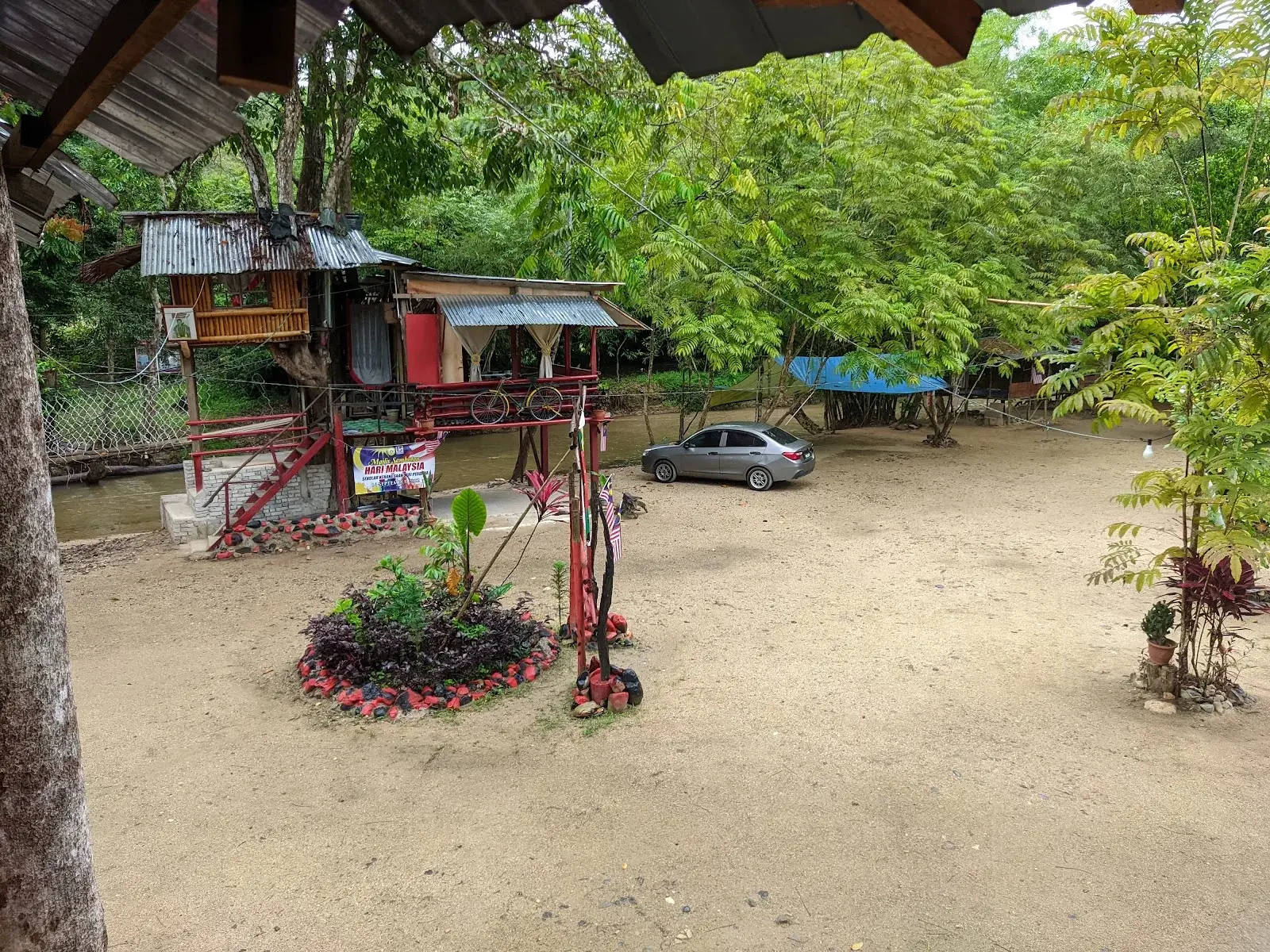 Sumber: Google Places (©2026)