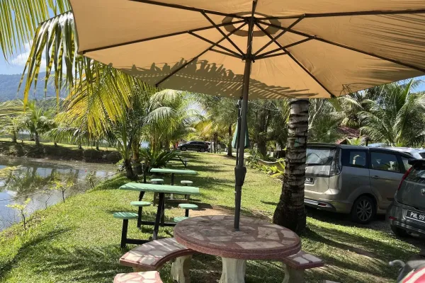 Restoran Terapung Seri Ternas