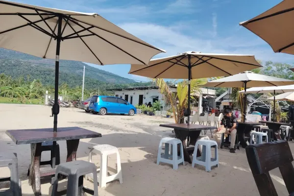 Warung Tepi Pantai
