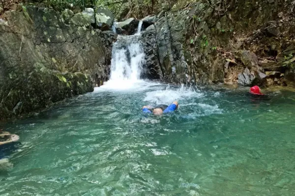 Air Terjun Blue Lagoon