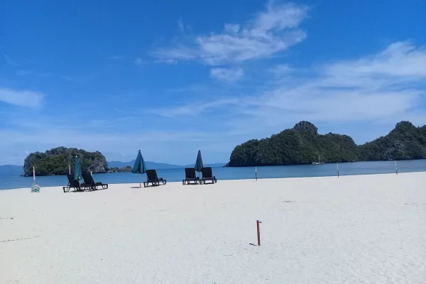 Pantai Tanjung Rhu