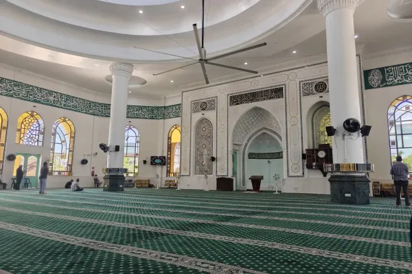 Masjid Al-Ghufran Akar Peluru