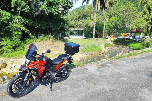 Bukit Tiga Ratus Kaki