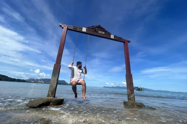 Pantai Pasir Hitam