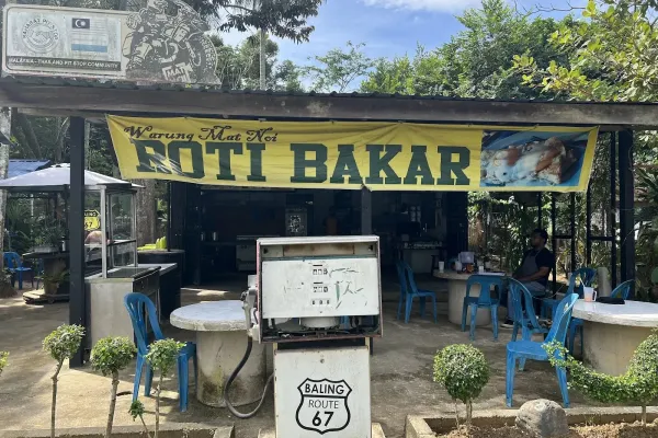 Warung Mat Noi Roti Bakar Route 67