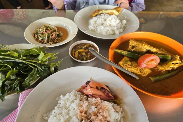 Kedai Makan Pak Teh Gulai Panas
