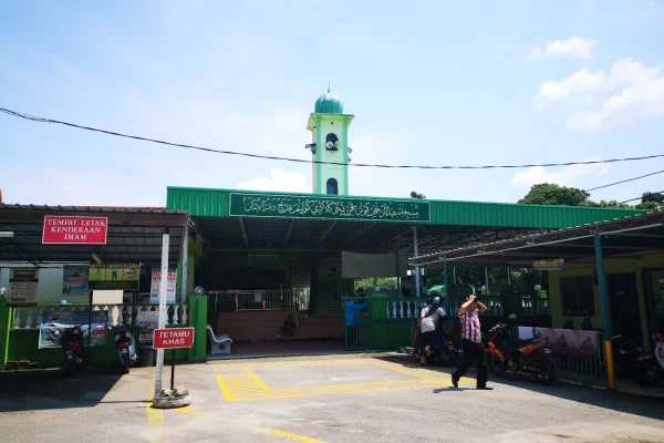 Masjid Abdul Rahman Putra, Kampung Keladi