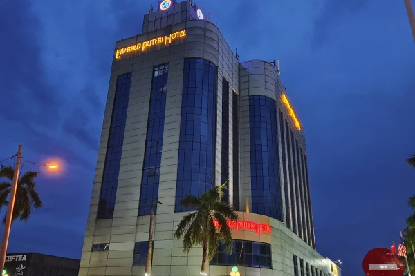 Hotel Emerald Puteri