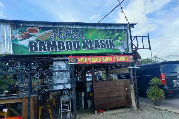 D'Atap Gulai Panas Masakan Kampung